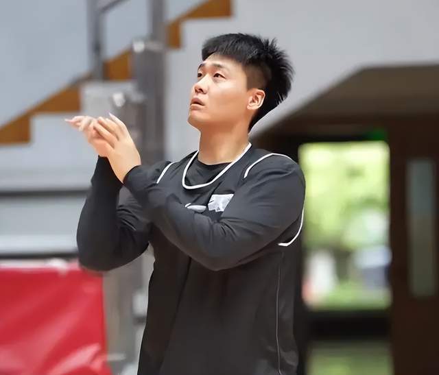 B体育官网下载APP-bsports官方平台-Bsports必一体育官网-备战京浙焦点对决！赵睿状态火热，周琦全力修复短板，许利民表态